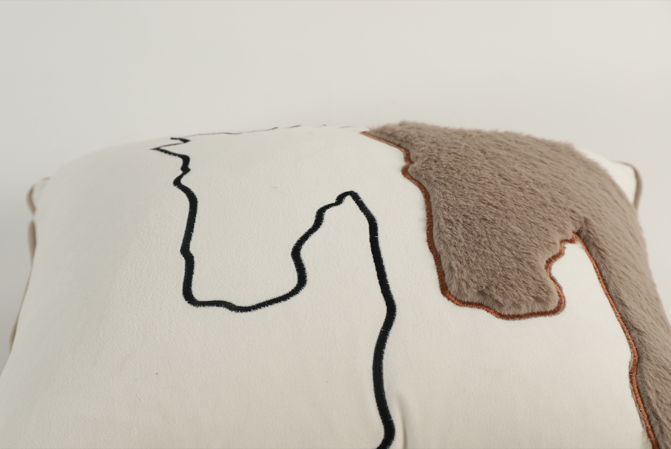 Cavallo Cushion Cover