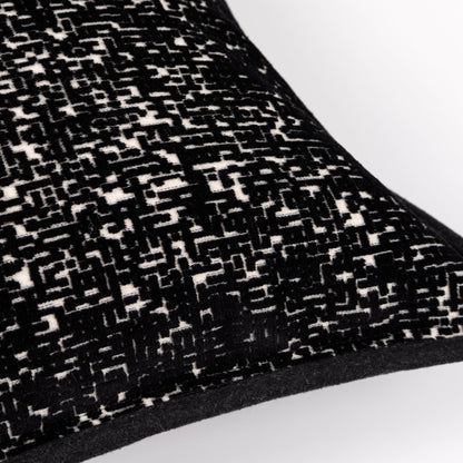 Majesty Cushion Cover