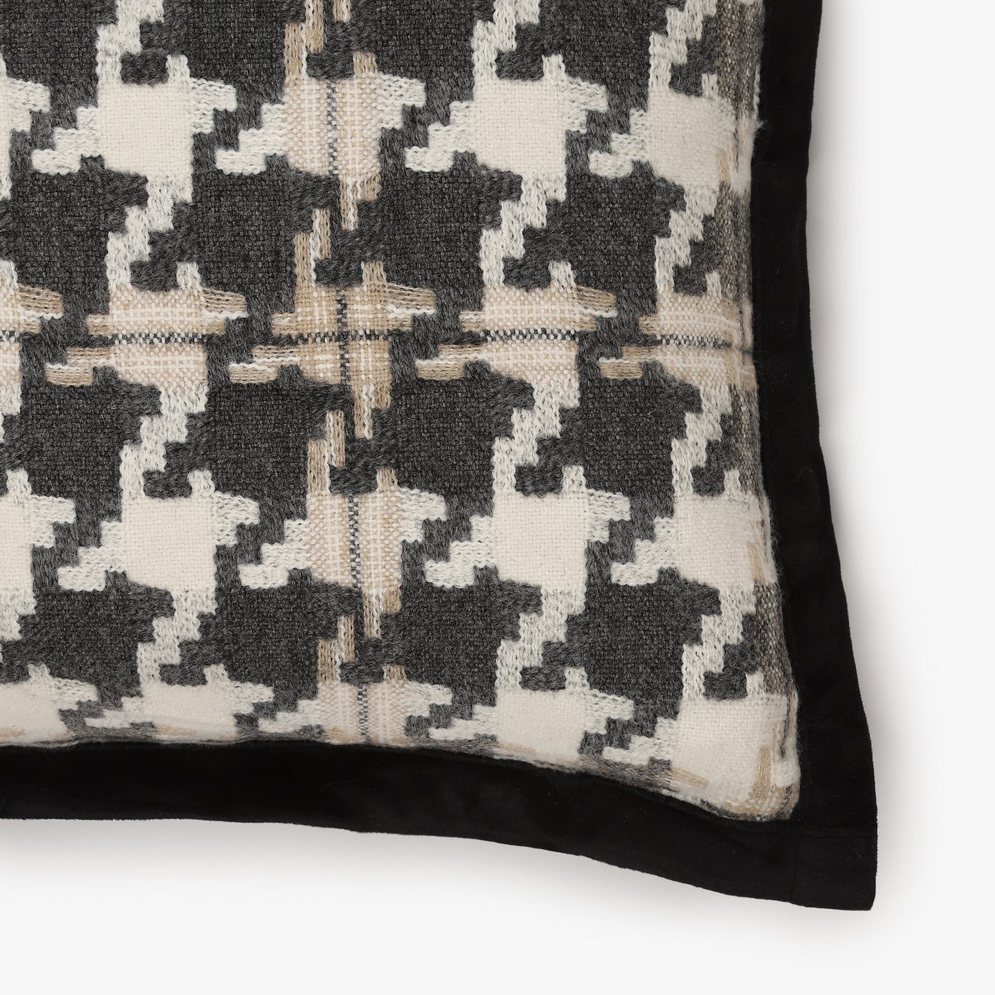 Magnus Cushion Cover